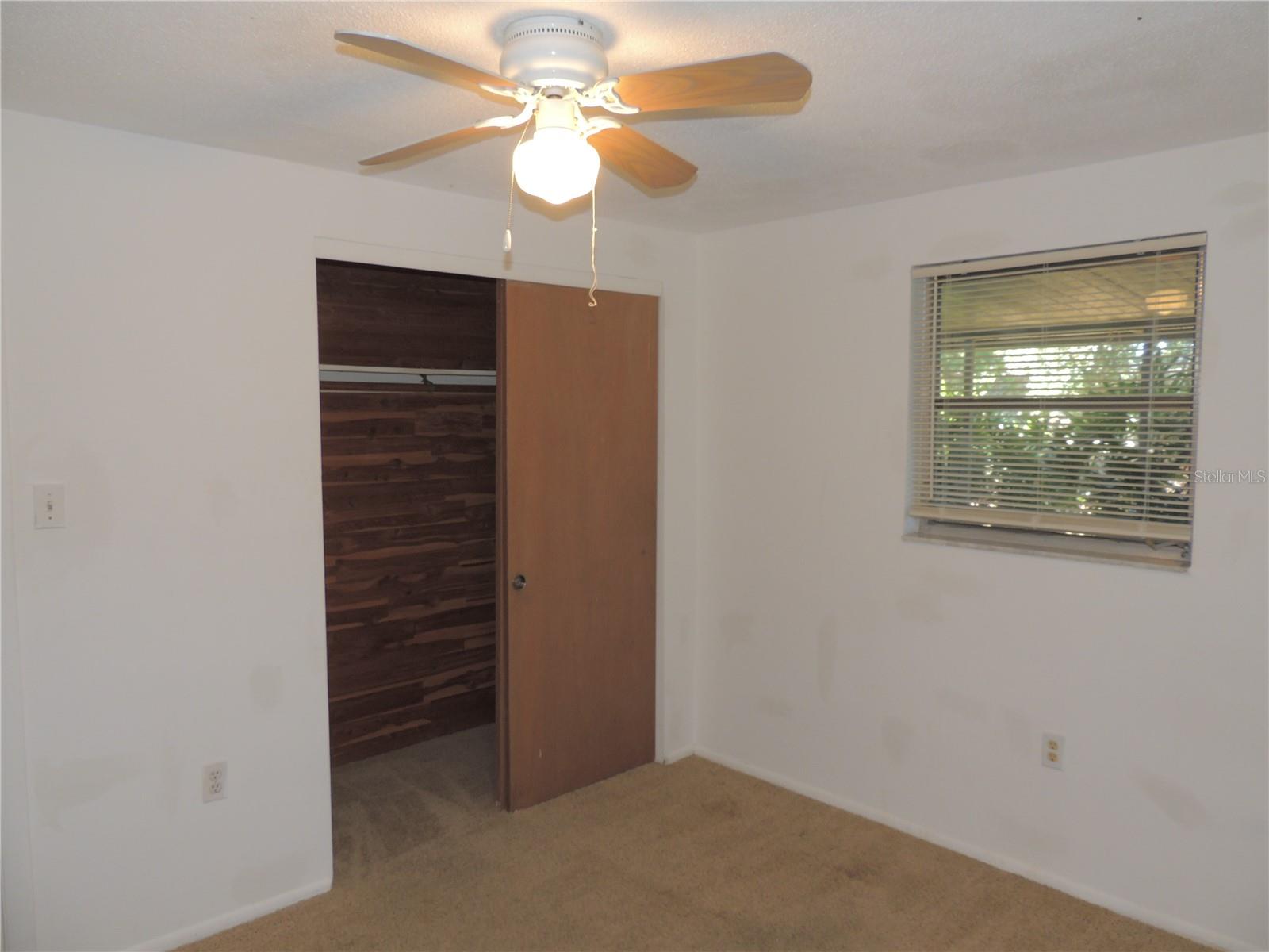Listing photo id 6 for 3245 Roxbury Drive