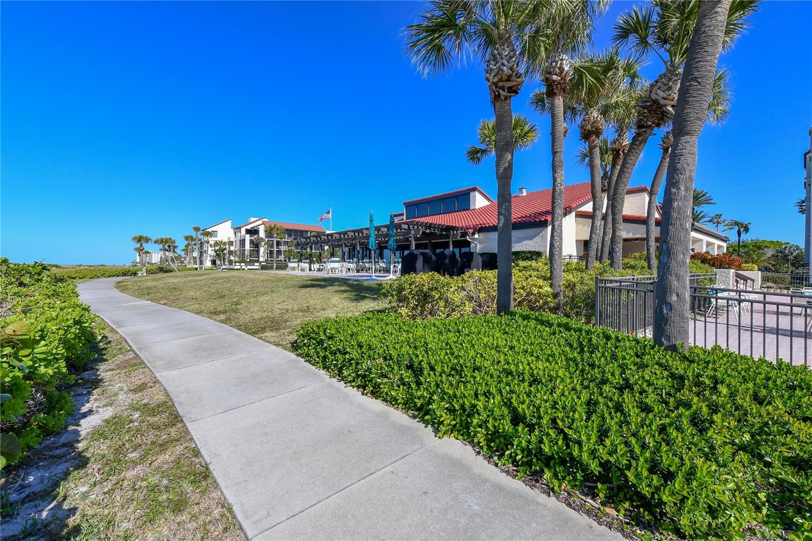 Image 36 of 74 For 2055 Gulf Of Mexico Drive G2-214