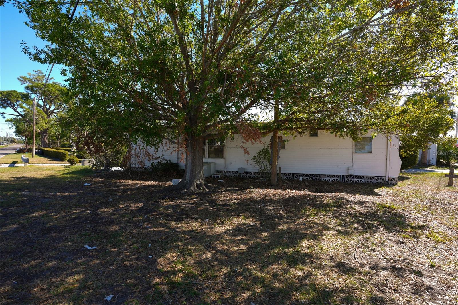 Image 10 of 20 For 6903 Tarpon Lane