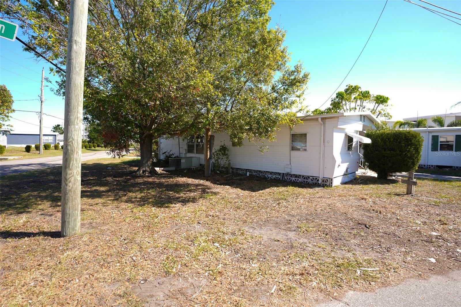 Image 9 of 20 For 6903 Tarpon Lane