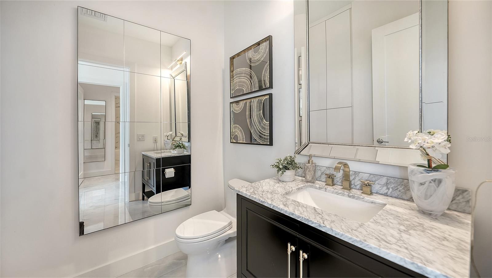 Listing photo id 16 for 1155 Gulfstream Avenue 207