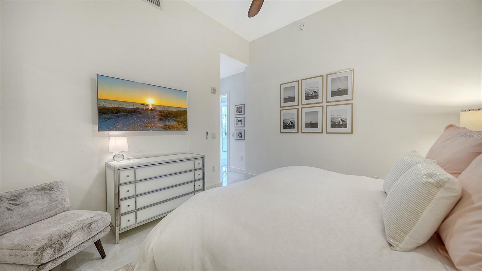 Listing photo id 27 for 1155 Gulfstream Avenue 207