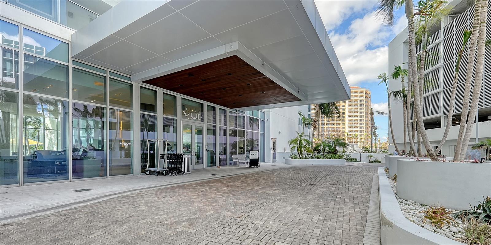 Listing photo id 47 for 1155 Gulfstream Avenue 207