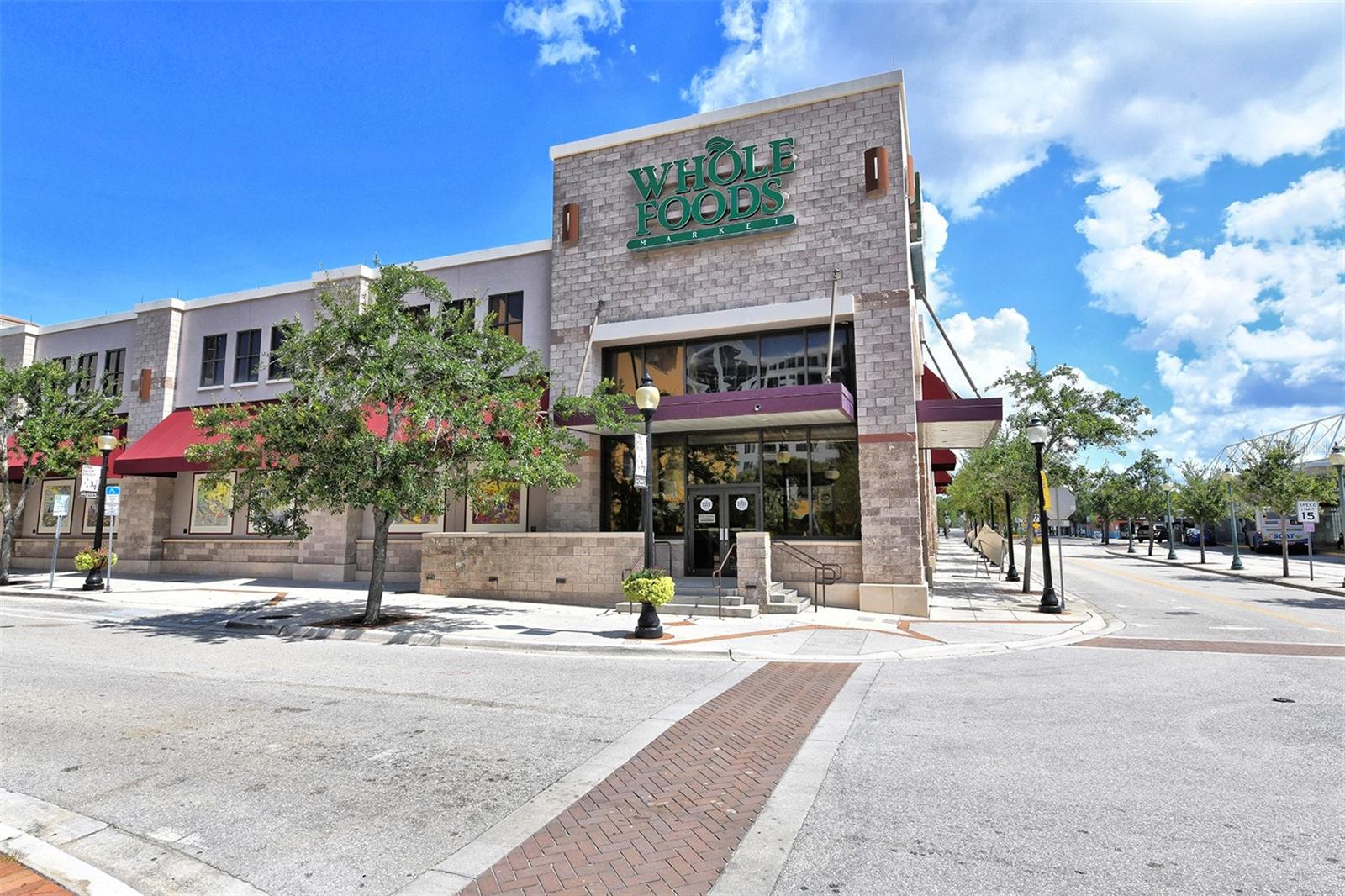 Listing photo id 86 for 1155 Gulfstream Avenue 207