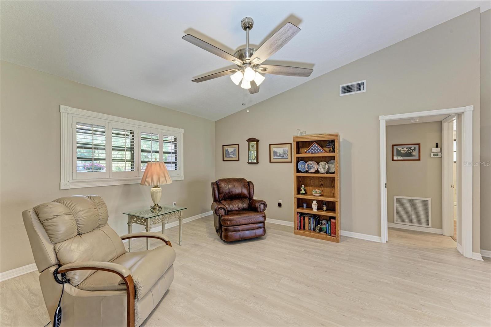 Image 6 of 46 For 4644 Red Maple Road 1303