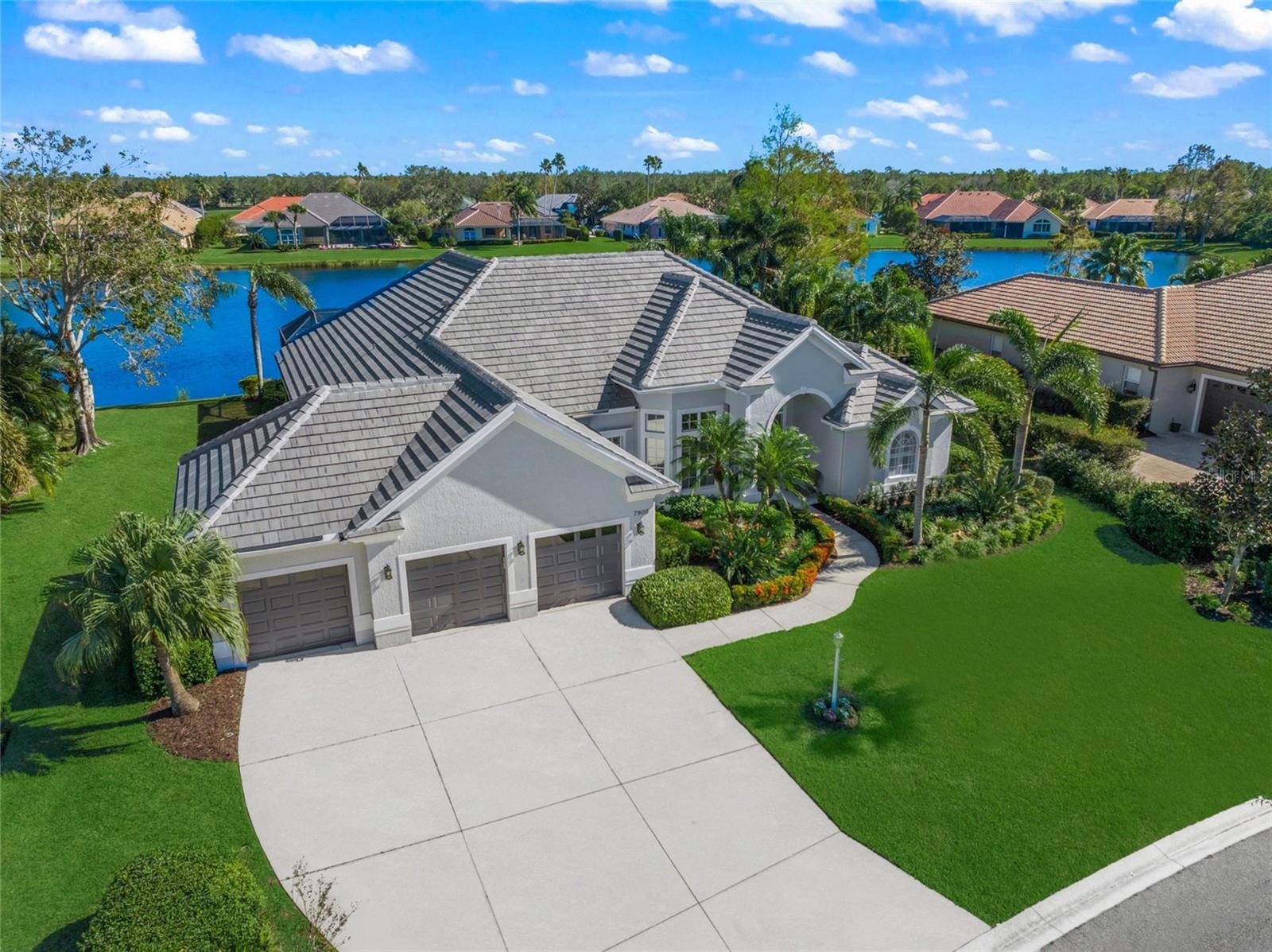 Details for 7905 Royal Queensland Way, LAKEWOOD RANCH, FL 34202