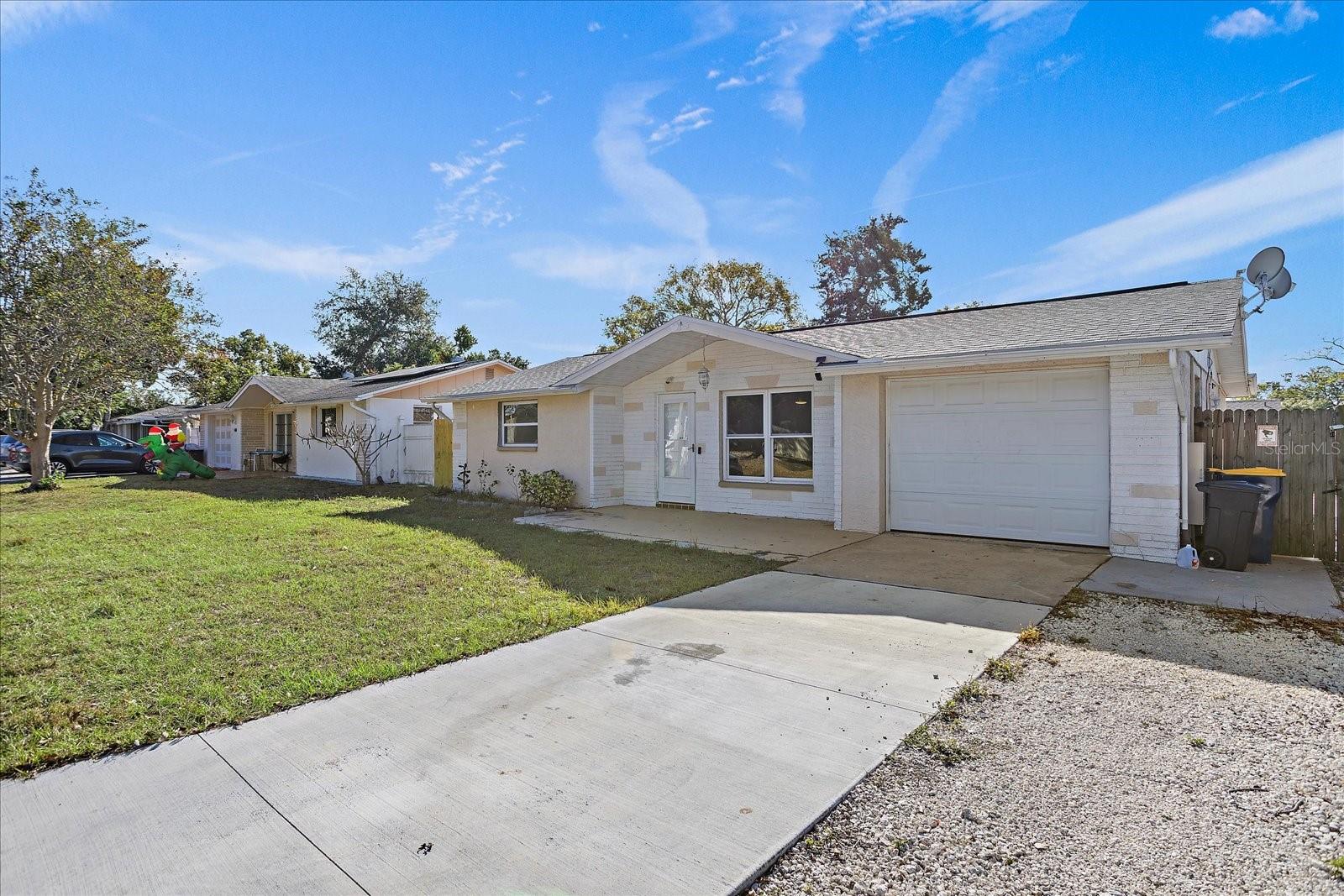 Listing photo id 0 for 7720 Judith Crescent