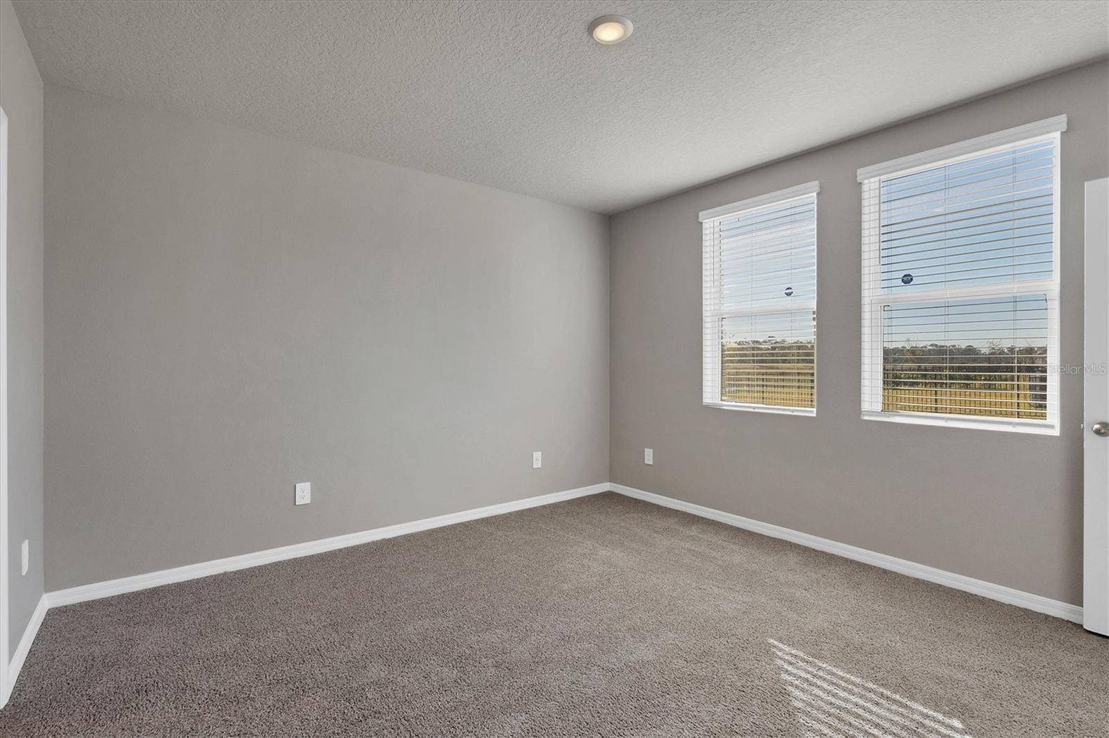 Image 16 of 39 For 148 Whiteland Bend