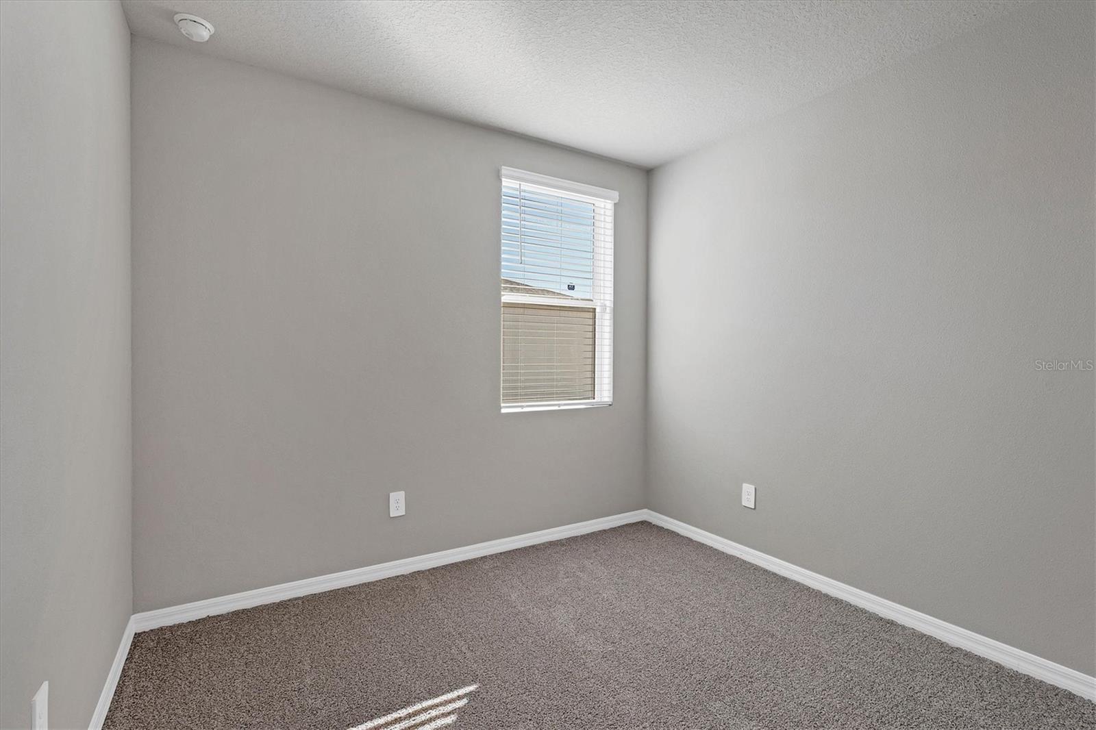 Image 22 of 39 For 148 Whiteland Bend