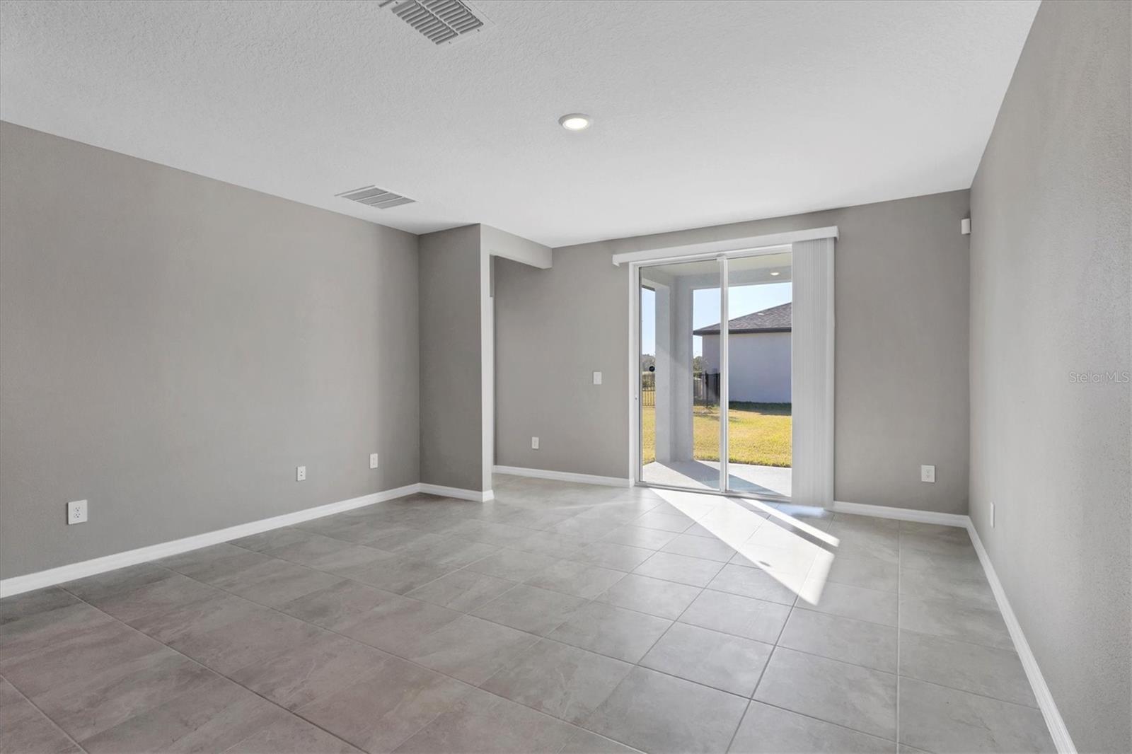 Image 5 of 39 For 148 Whiteland Bend