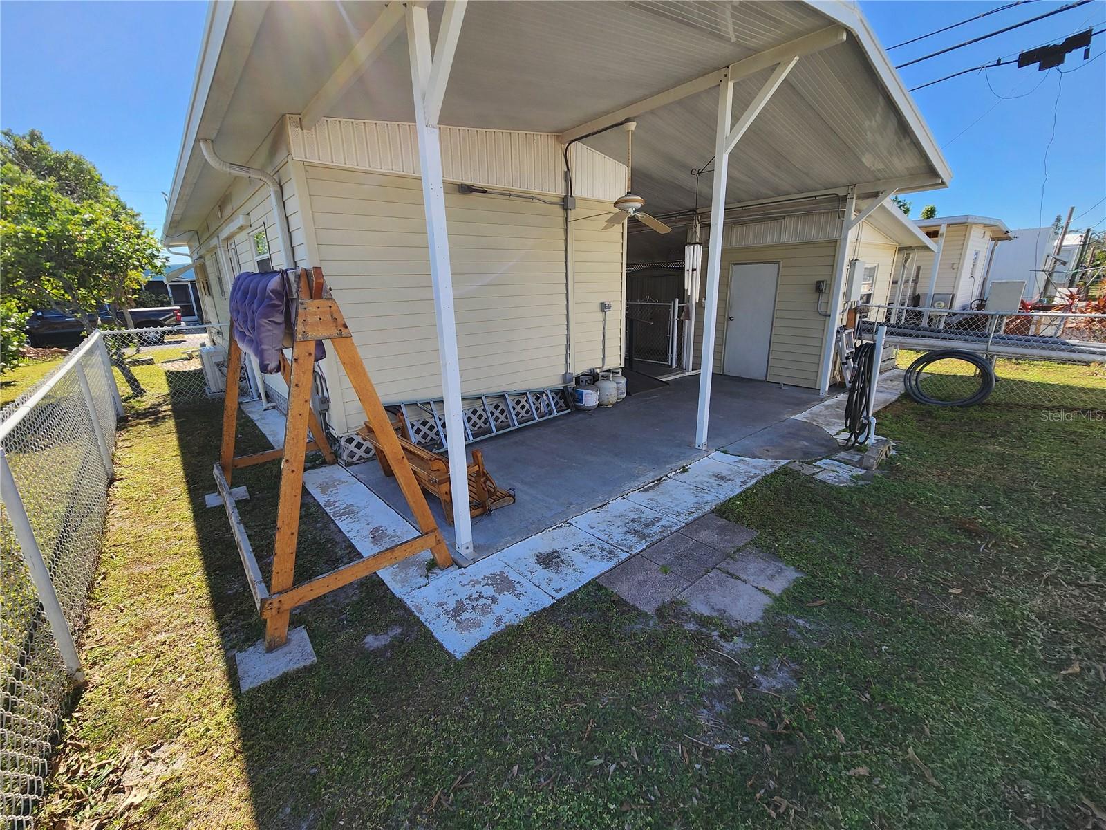 Image 17 of 21 For 615 50th Avenue Terrace W