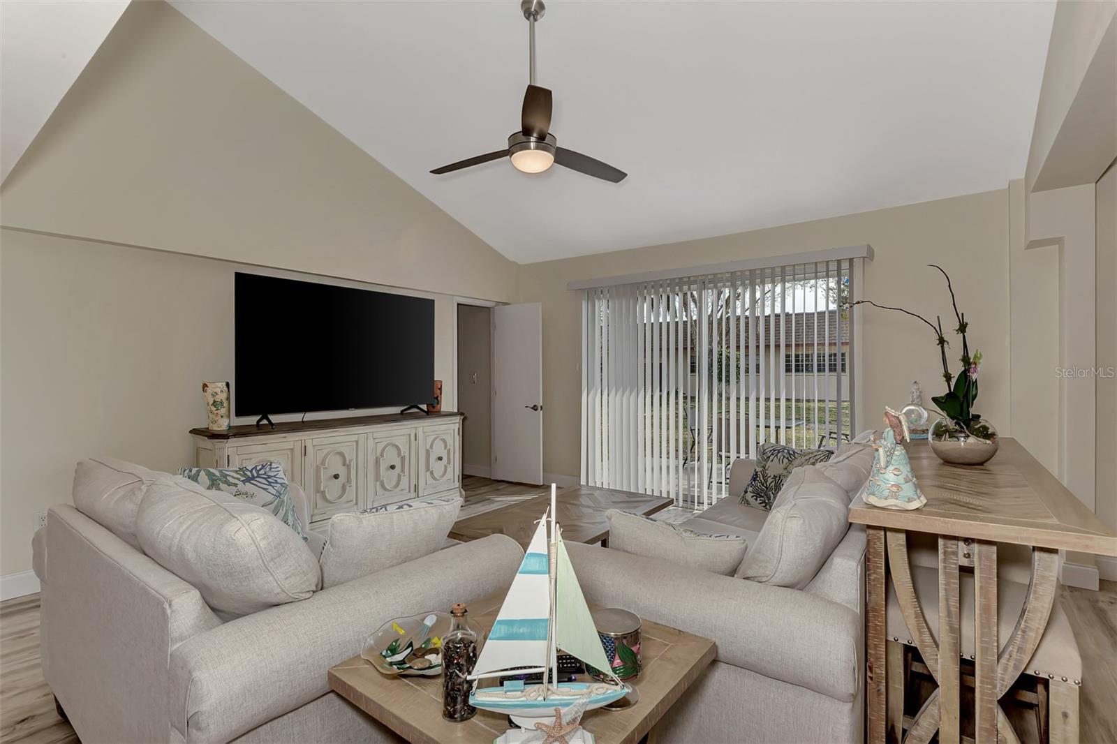 Image 14 of 51 For 13479 Newport Avenue