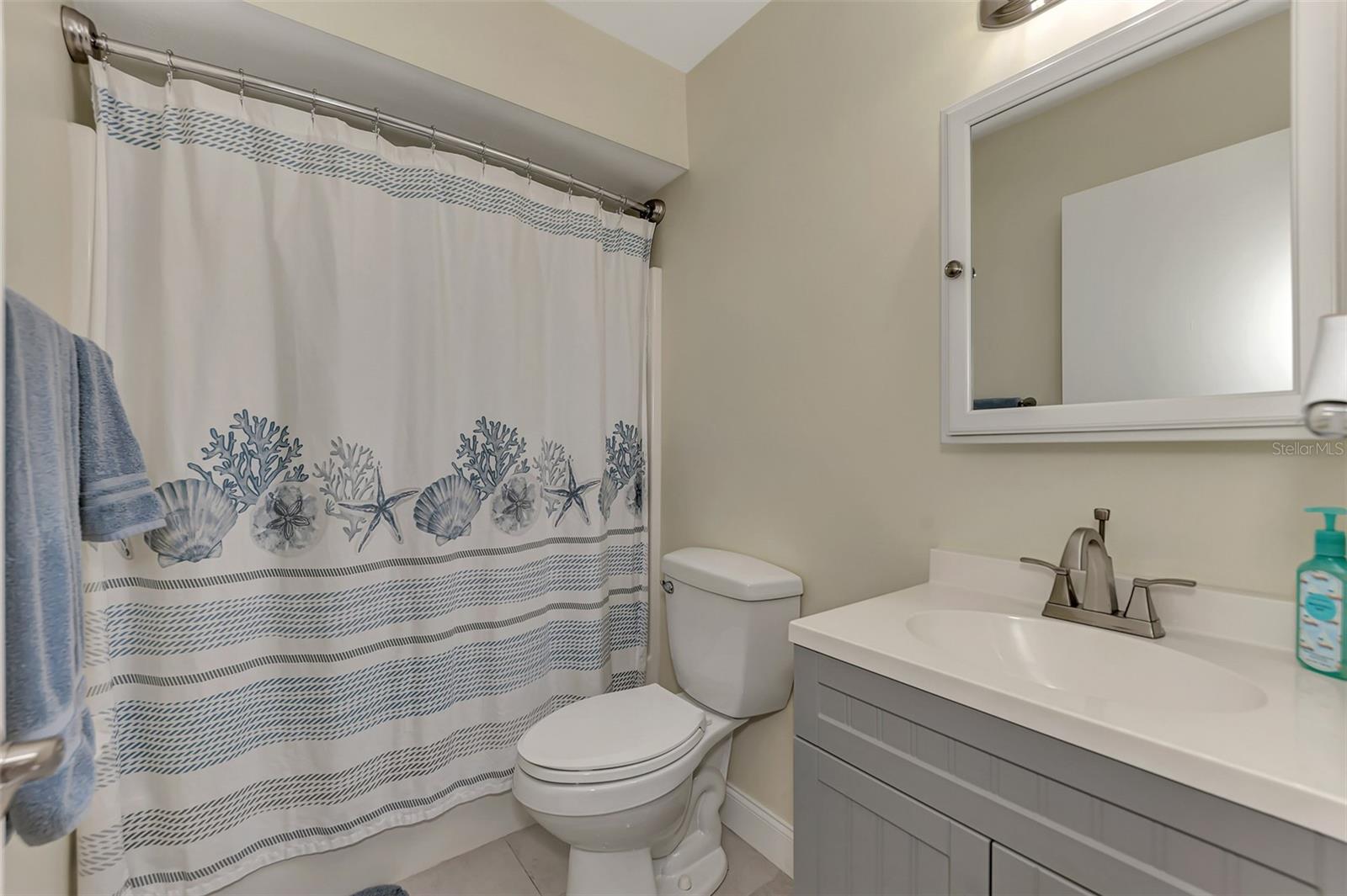 Image 34 of 51 For 13479 Newport Avenue