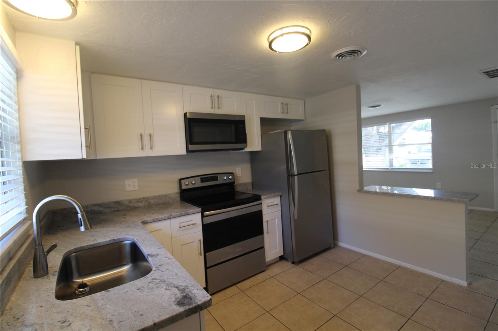 Listing photo id 2 for 601 Osceola Road 1