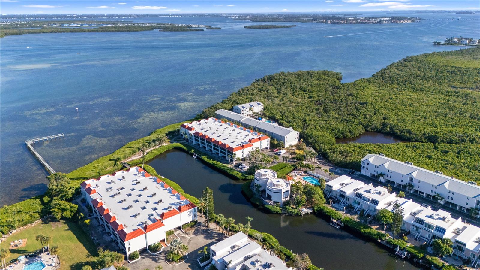 Image 43 of 51 For 3705 Bay Drive 212