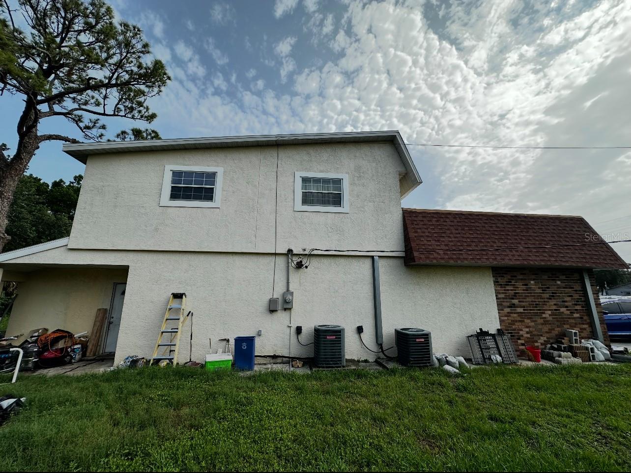 Listing photo id 21 for 5630 3rd Street W