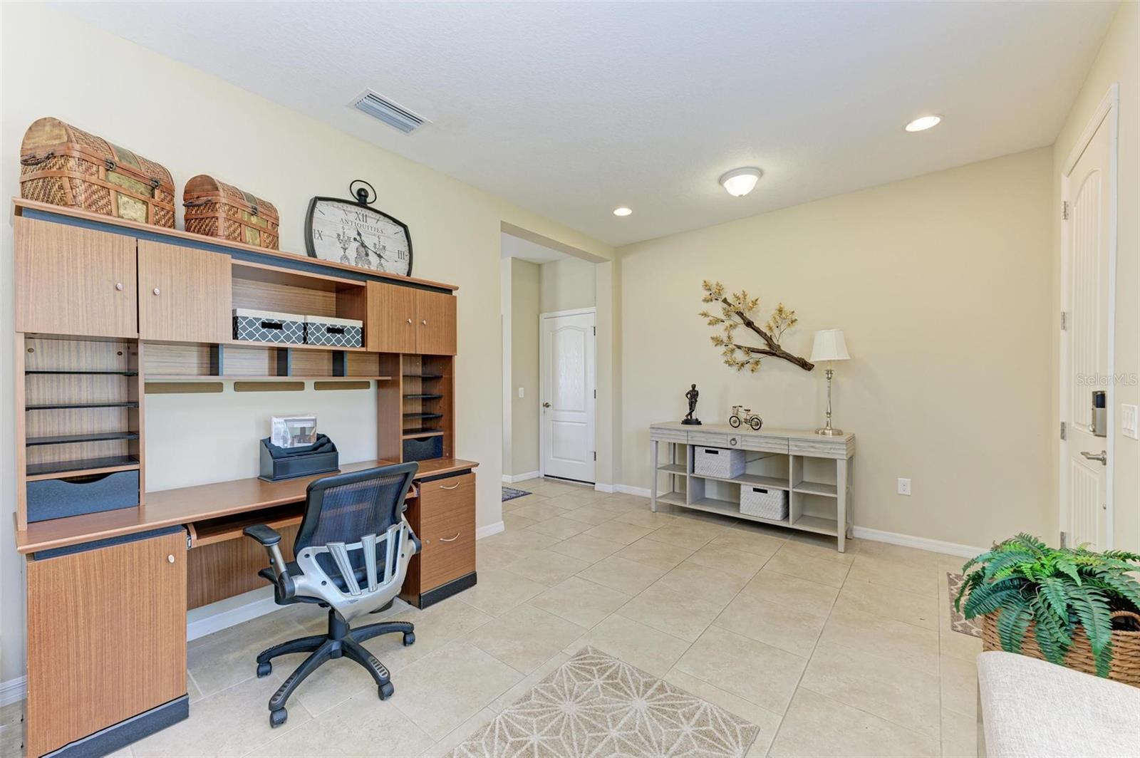 Listing photo id 17 for 1387 Still River Drive
