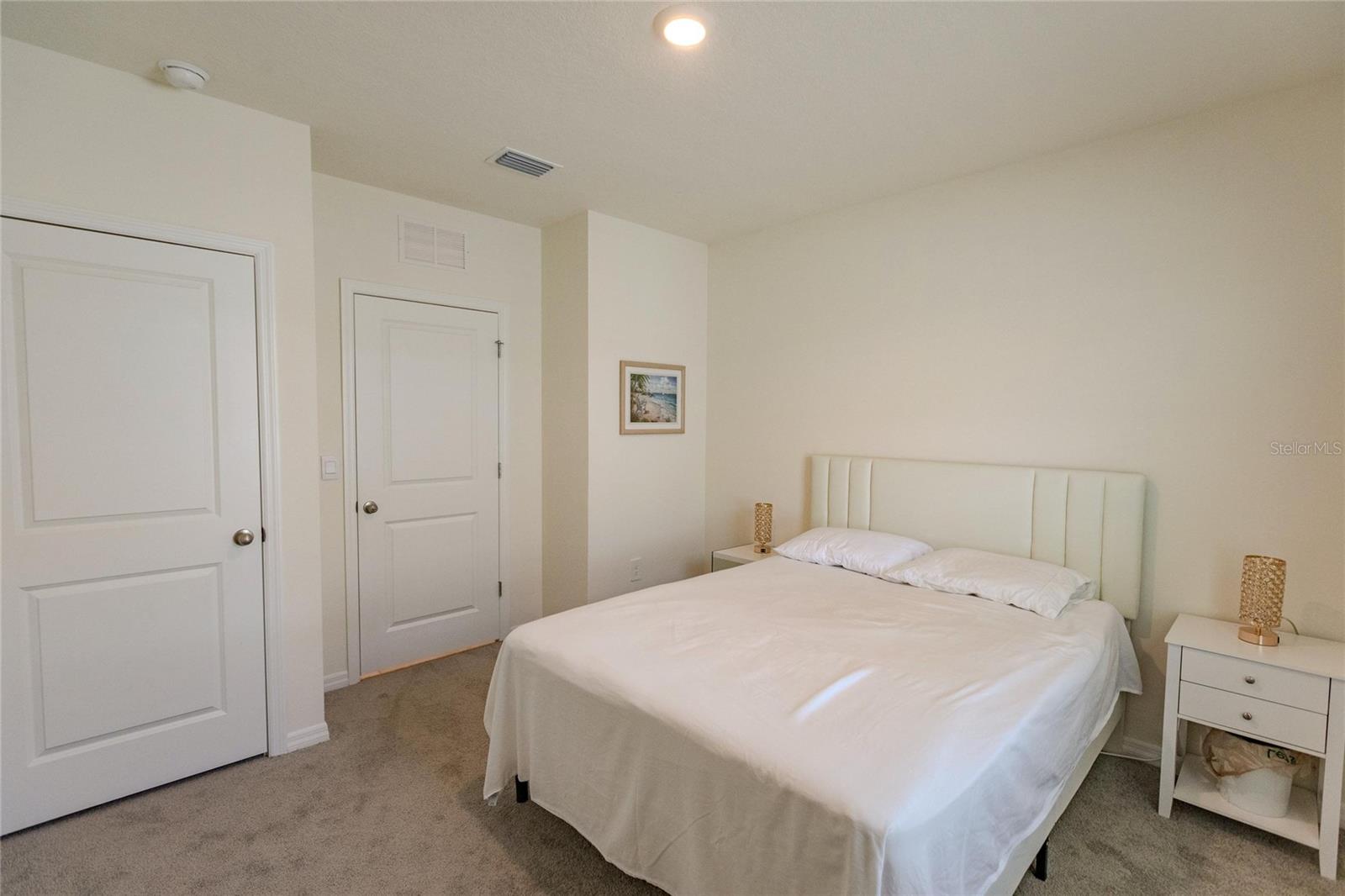 Listing photo id 13 for 17148 Reserva Drive