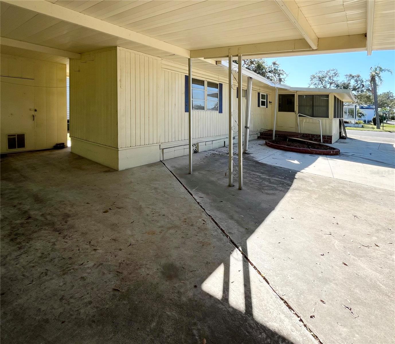 Image 11 of 54 For 103 Oakwood Boulevard