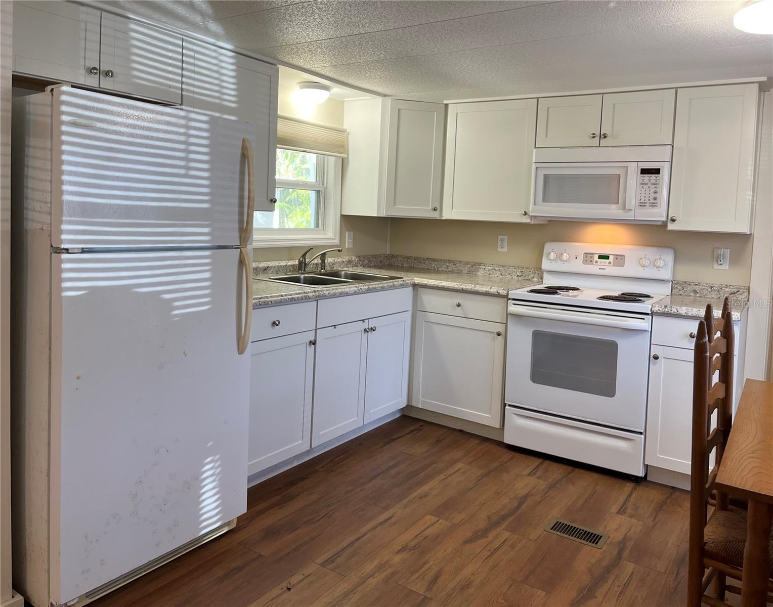 Image 16 of 54 For 103 Oakwood Boulevard