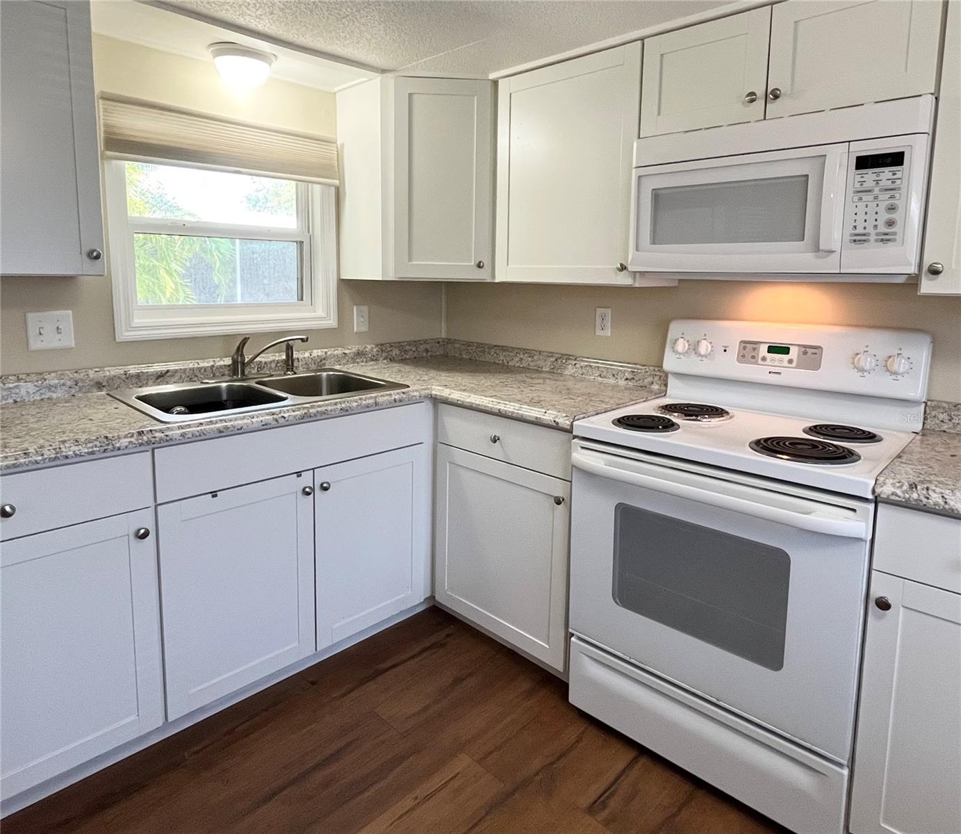 Image 17 of 54 For 103 Oakwood Boulevard