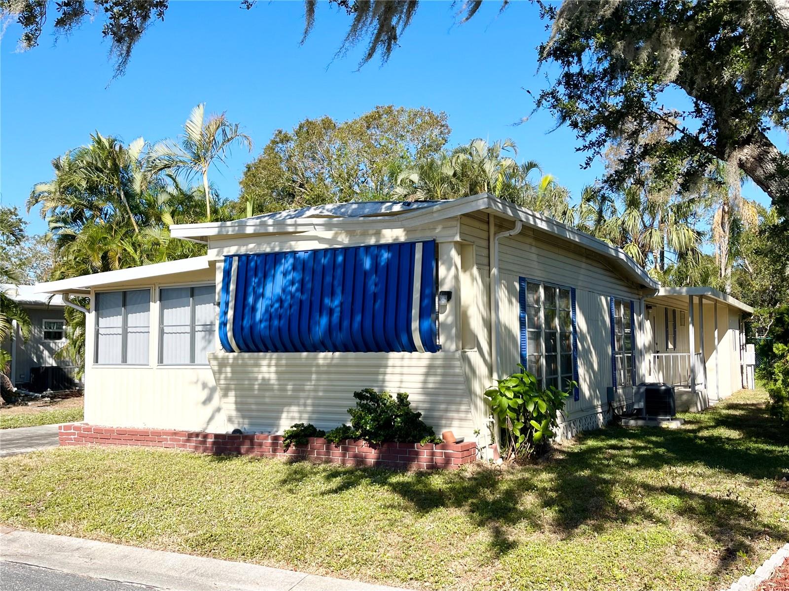 Image 3 of 54 For 103 Oakwood Boulevard