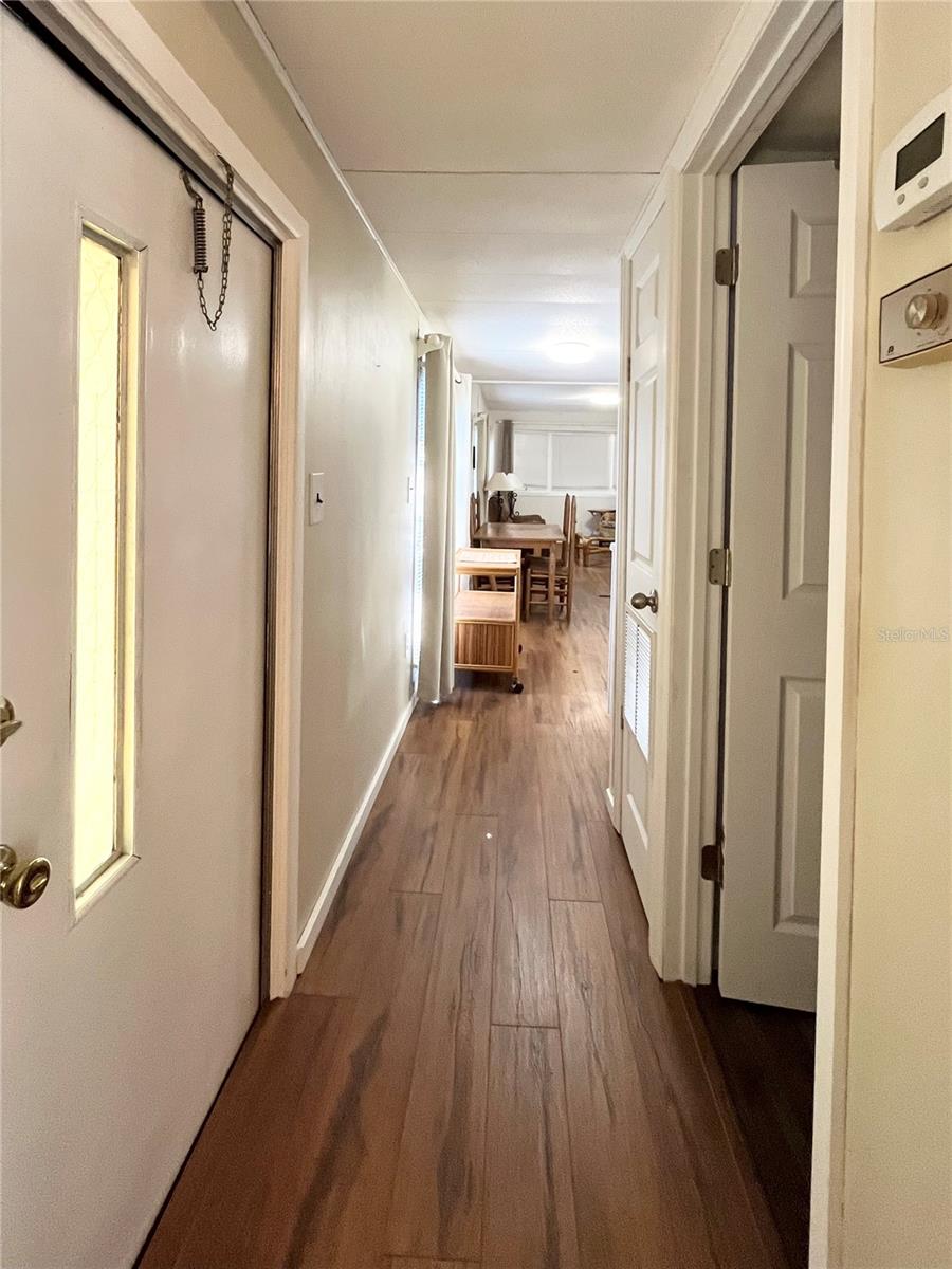 Image 30 of 54 For 103 Oakwood Boulevard