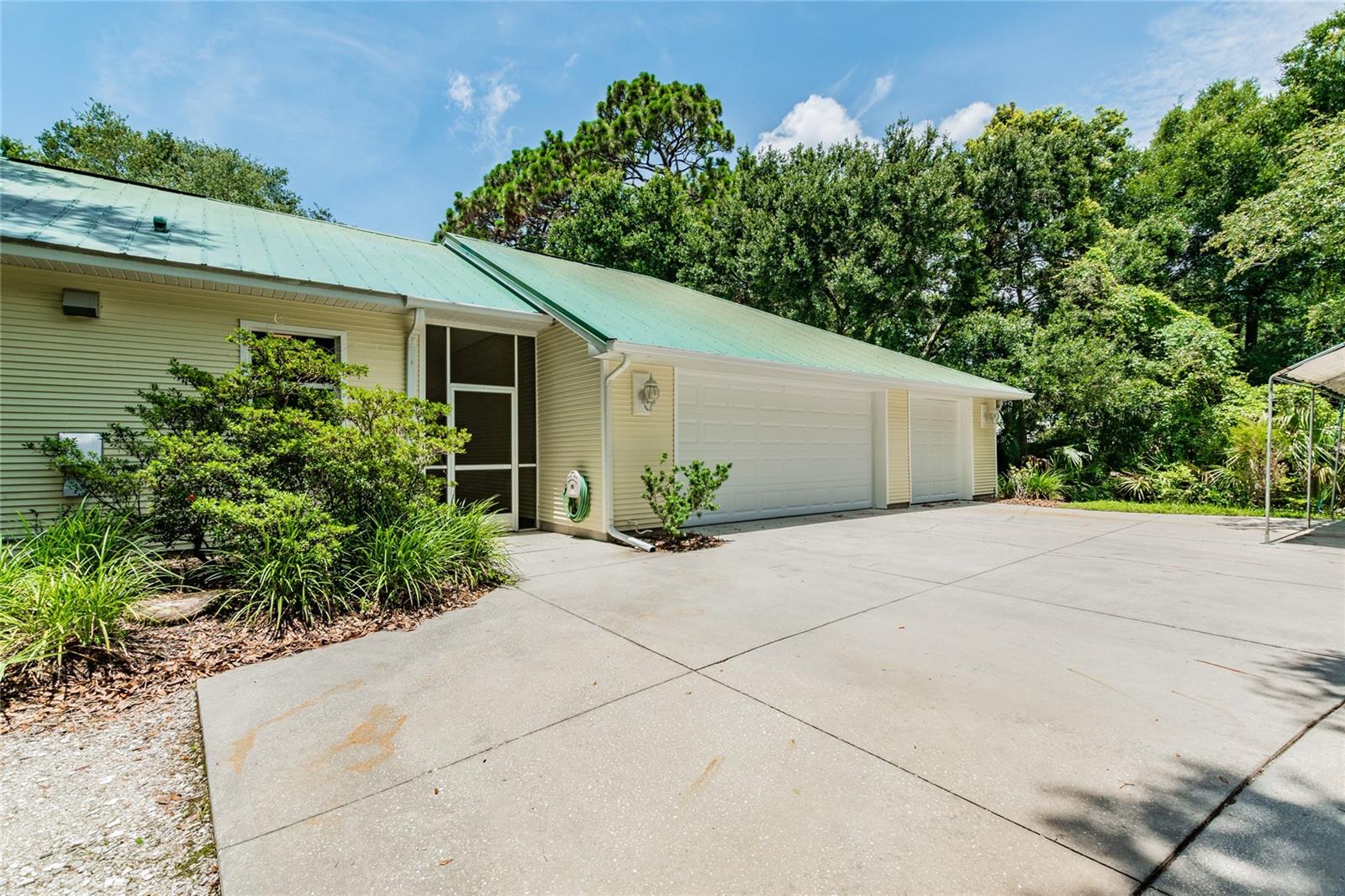 Listing photo id 32 for 1130 Anclote Road