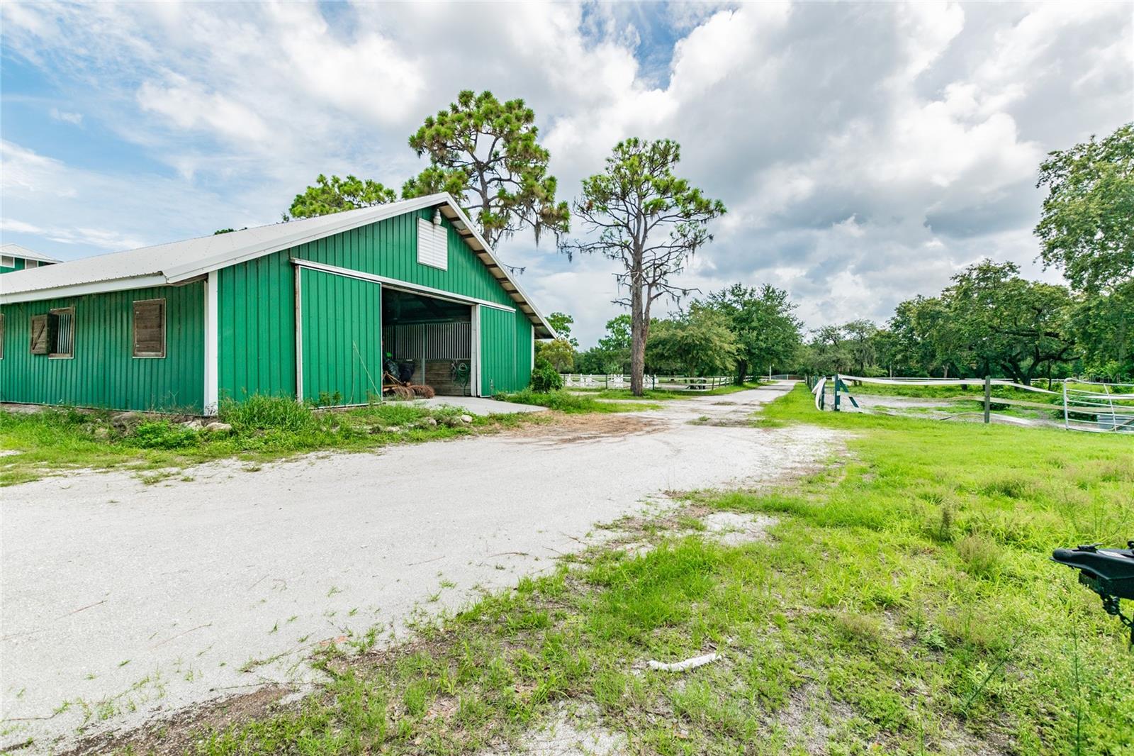 Listing photo id 2 for 1130 Anclote Road