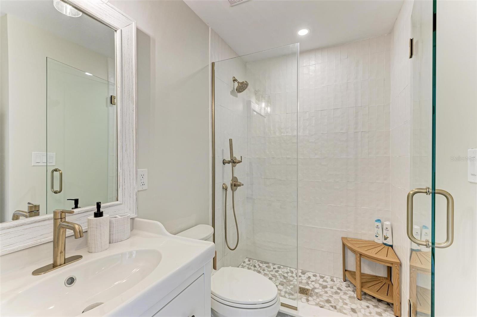 Listing photo id 24 for 522 Pine Avenue 6d