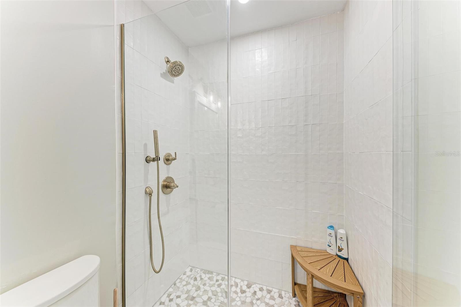 Listing photo id 25 for 522 Pine Avenue 6d