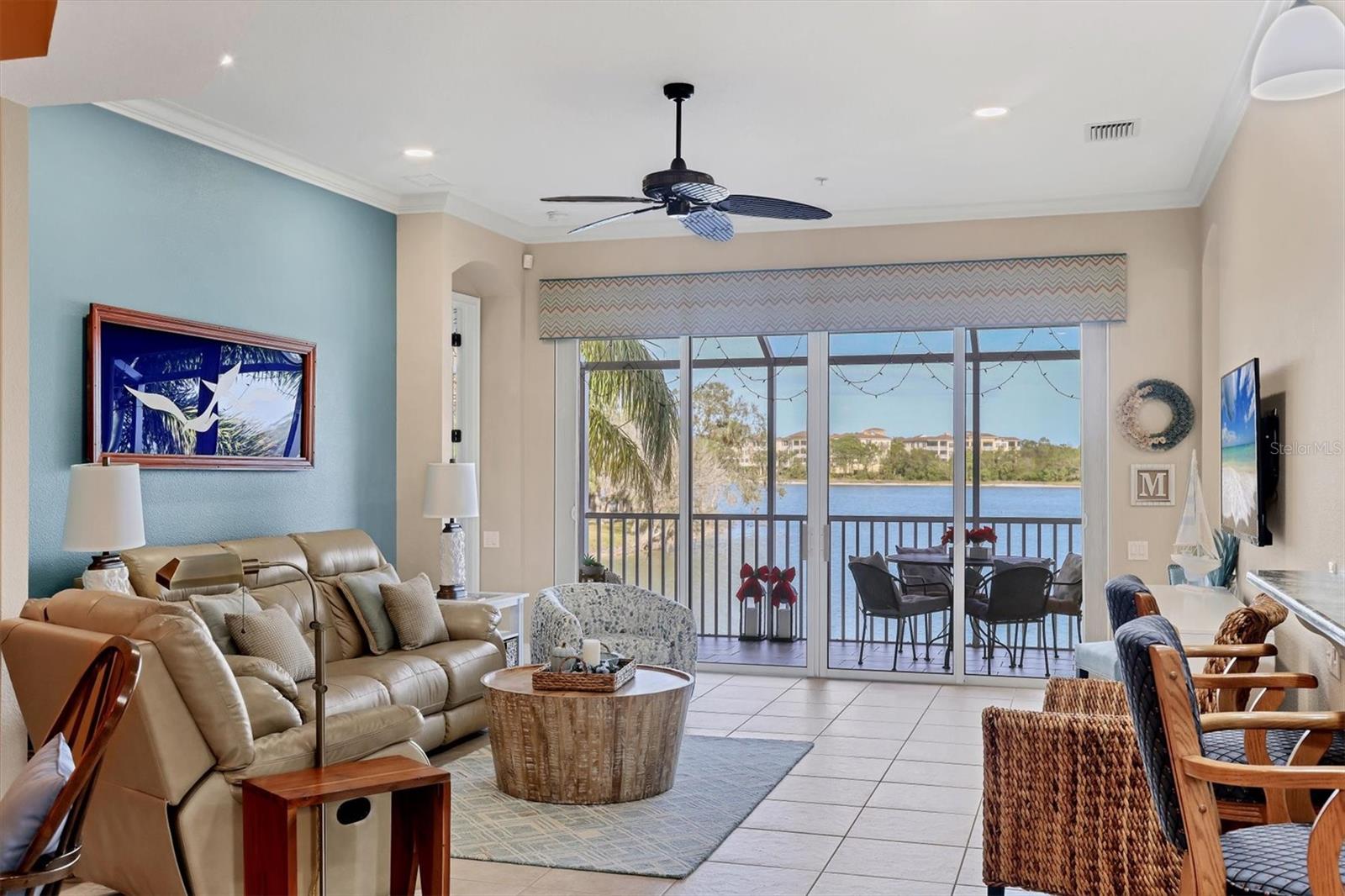 Listing photo id 25 for 6503 Moorings Point Circle 202