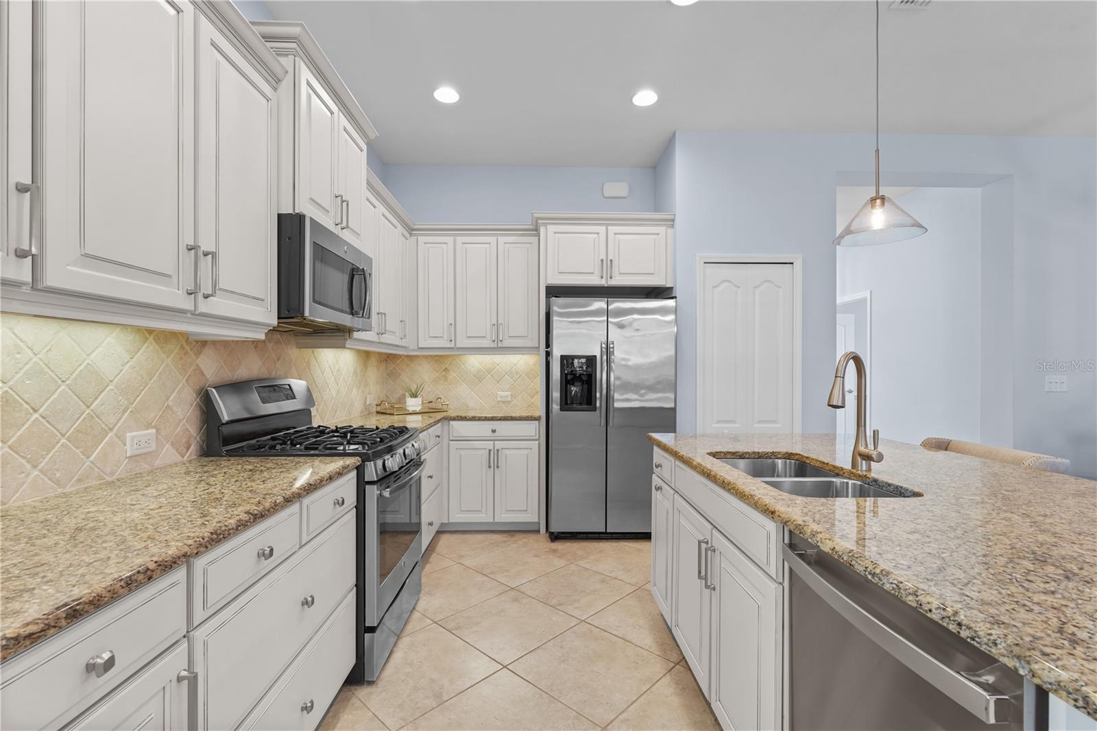 Image 13 of 72 For 7134 Westhill Court