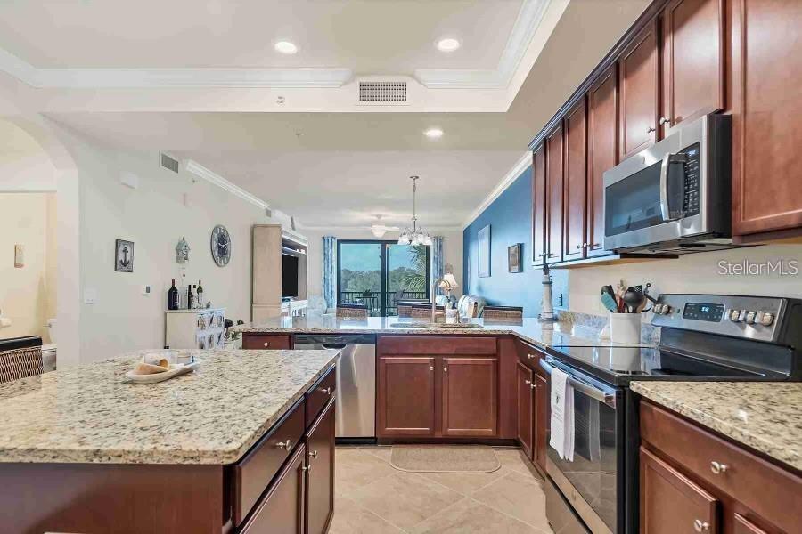 Image 2 of 19 For 17118 Vardon Terrace 305