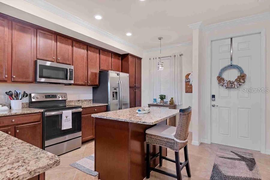 Image 3 of 19 For 17118 Vardon Terrace 305