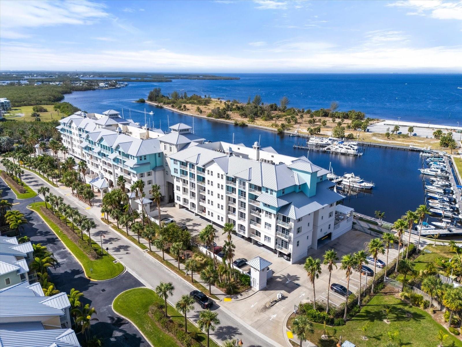 Listing photo id 20 for 536 Bahia Beach Boulevard 221b