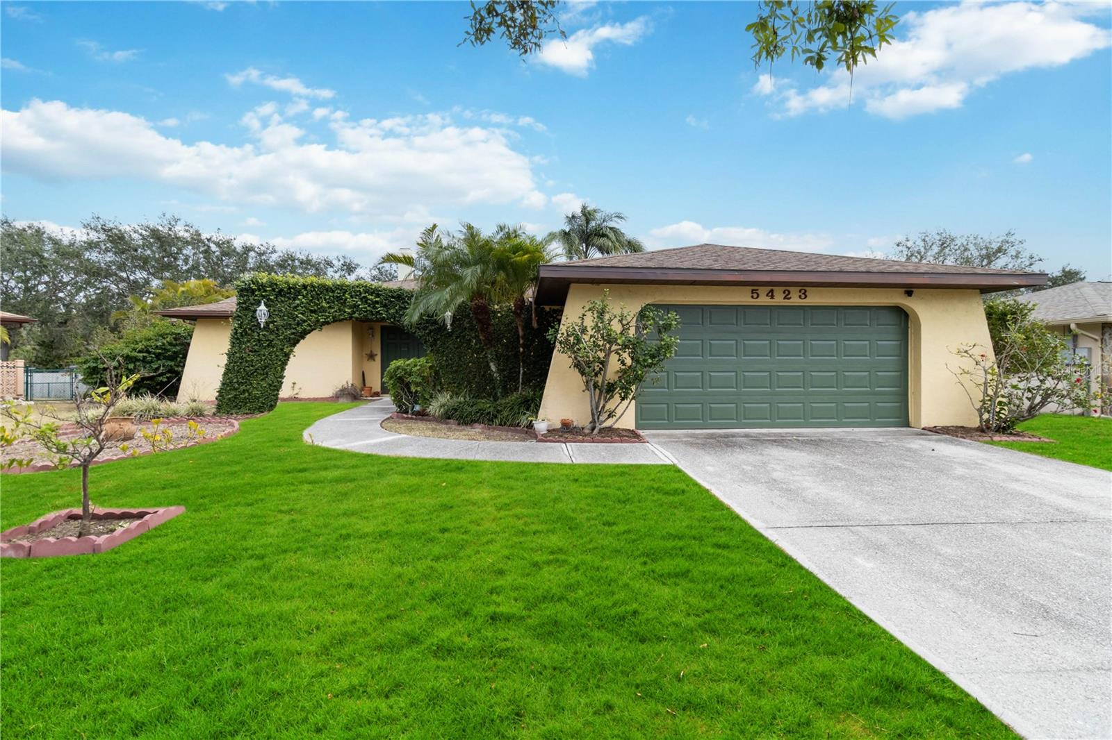 Details for 5423 Creeping Hammock Drive, SARASOTA, FL 34231