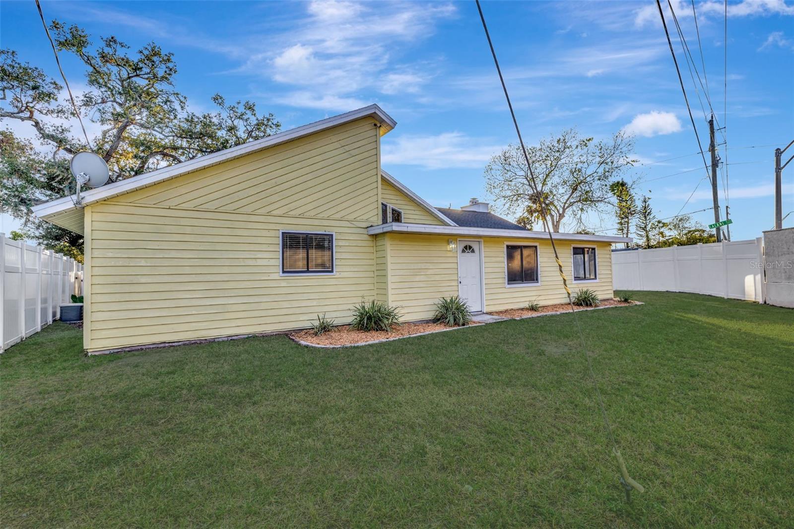 Image 41 of 43 For 5101 Island Date Street