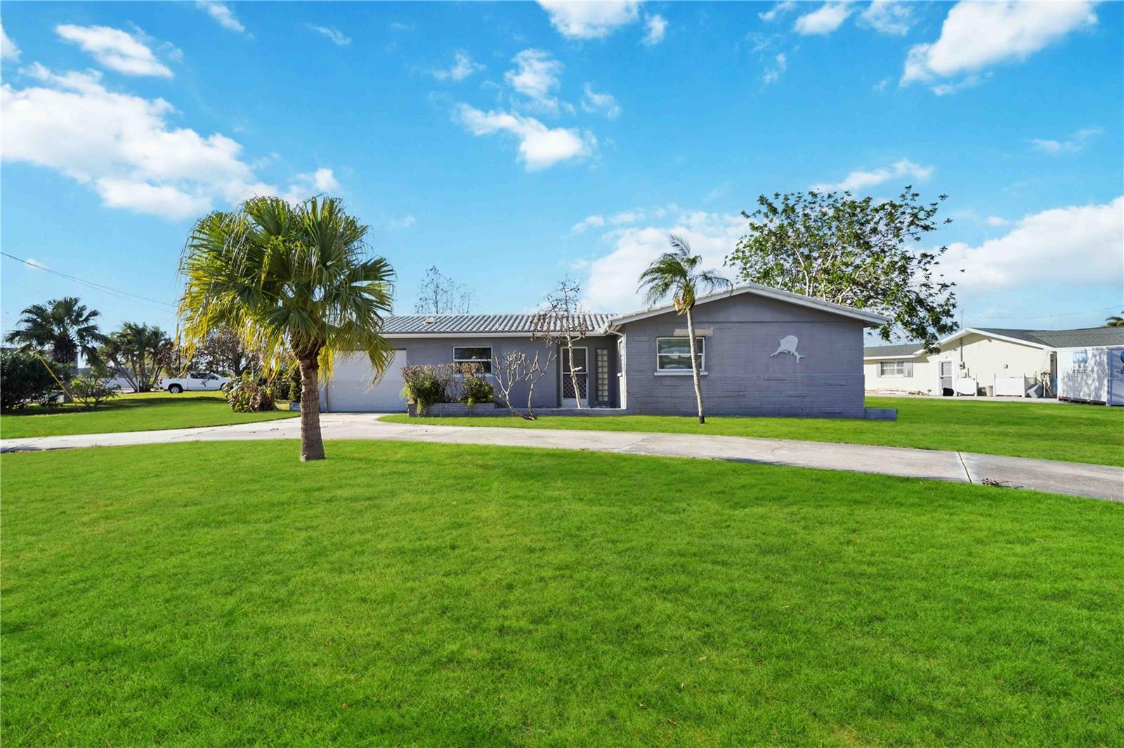 Image 2 of 40 For 806 Arlington Road