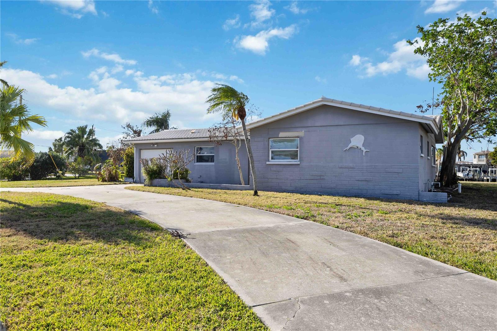 Image 4 of 40 For 806 Arlington Road