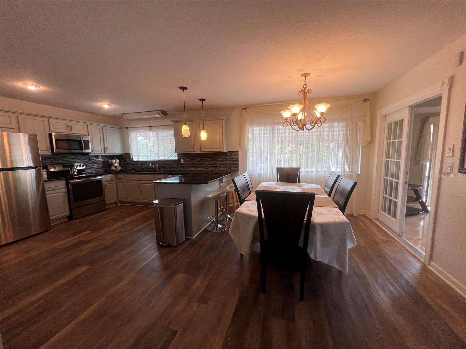 Image 9 of 26 For 1173 Harbor Boulevard