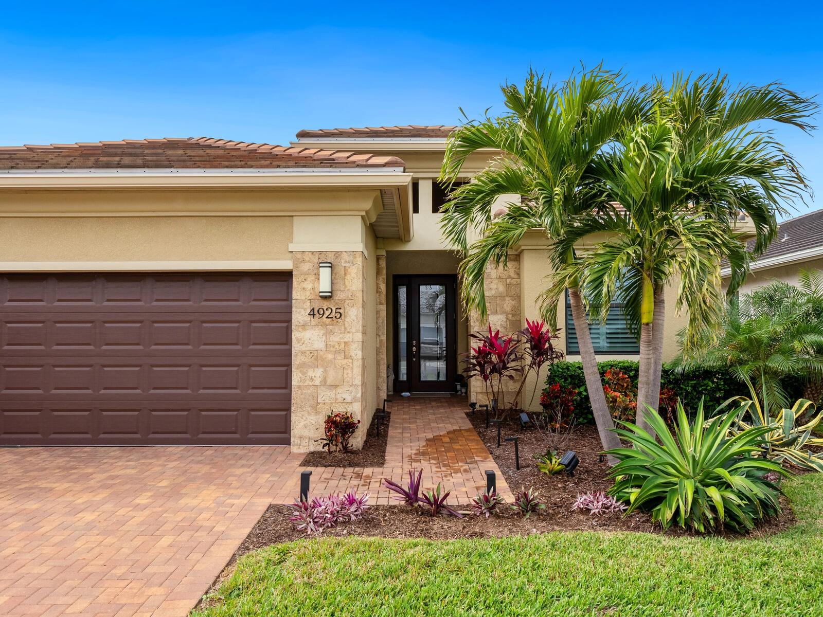 Image 2 of 47 For 4925 Surfside Circle