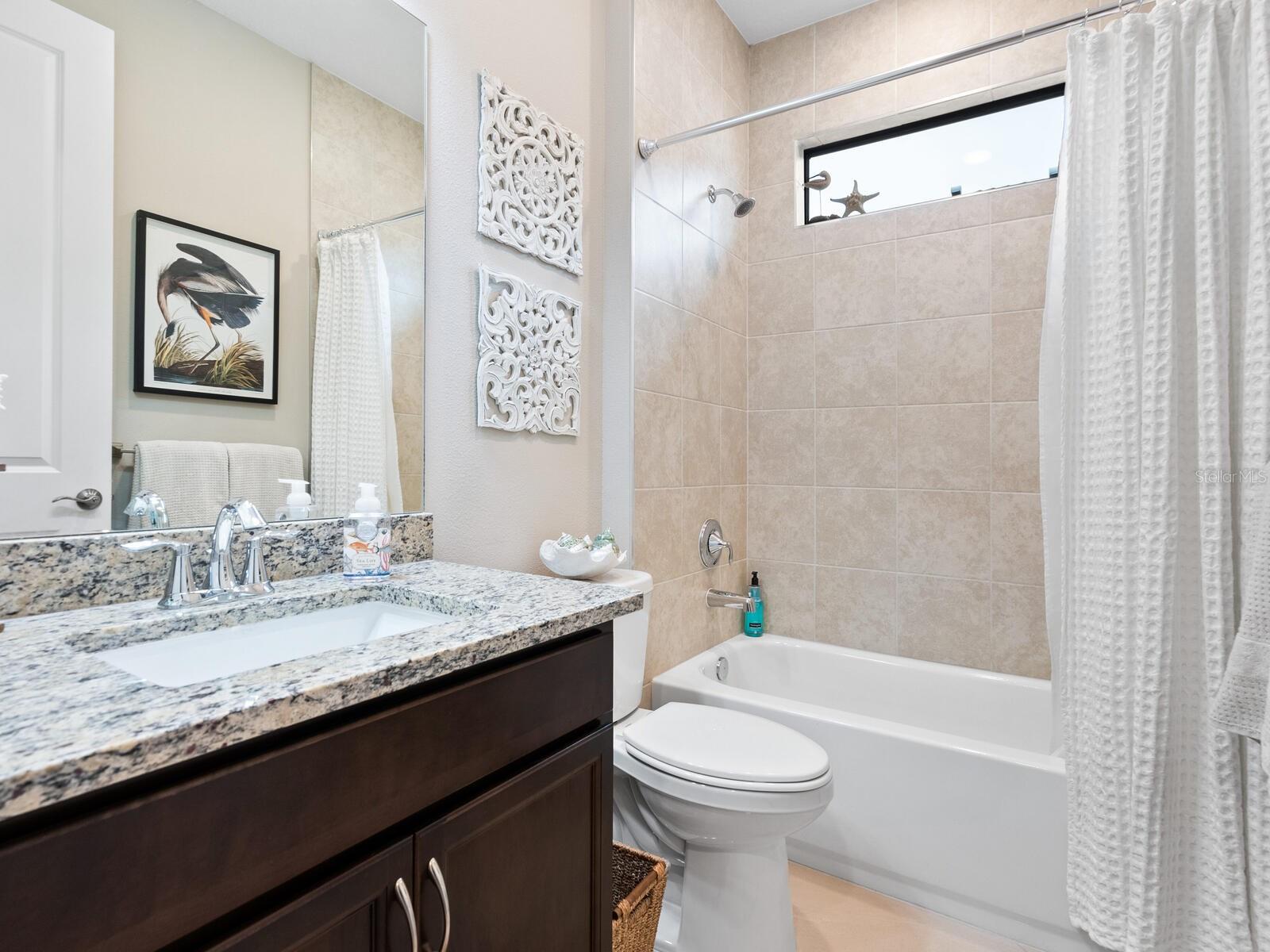 Image 20 of 47 For 4925 Surfside Circle