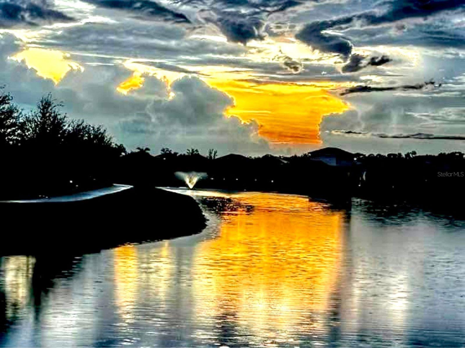 Image 26 of 47 For 4925 Surfside Circle