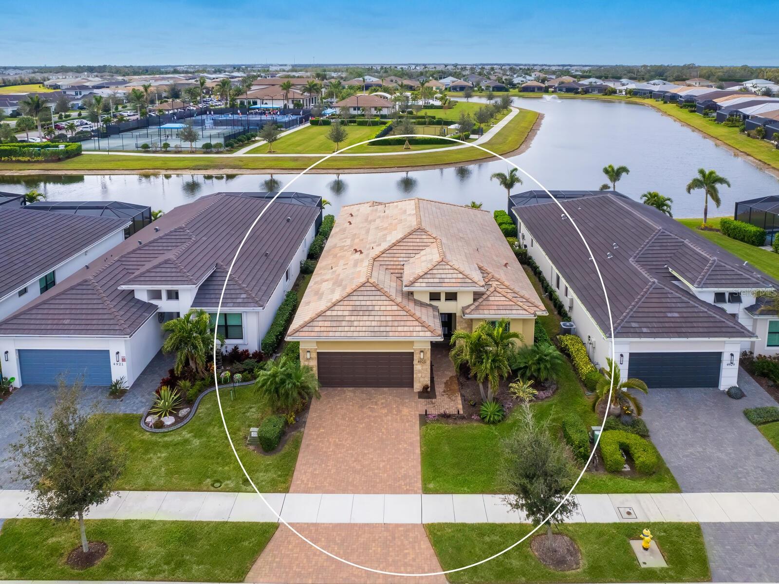 Image 27 of 47 For 4925 Surfside Circle