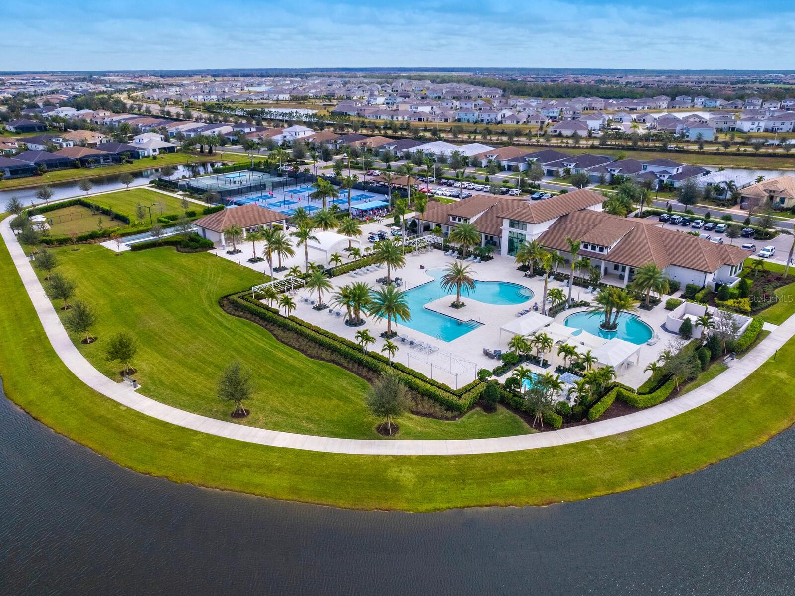 Image 30 of 47 For 4925 Surfside Circle