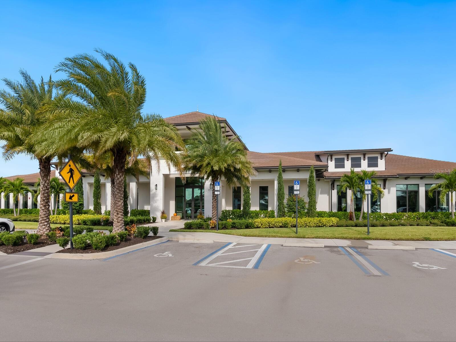 Image 31 of 47 For 4925 Surfside Circle