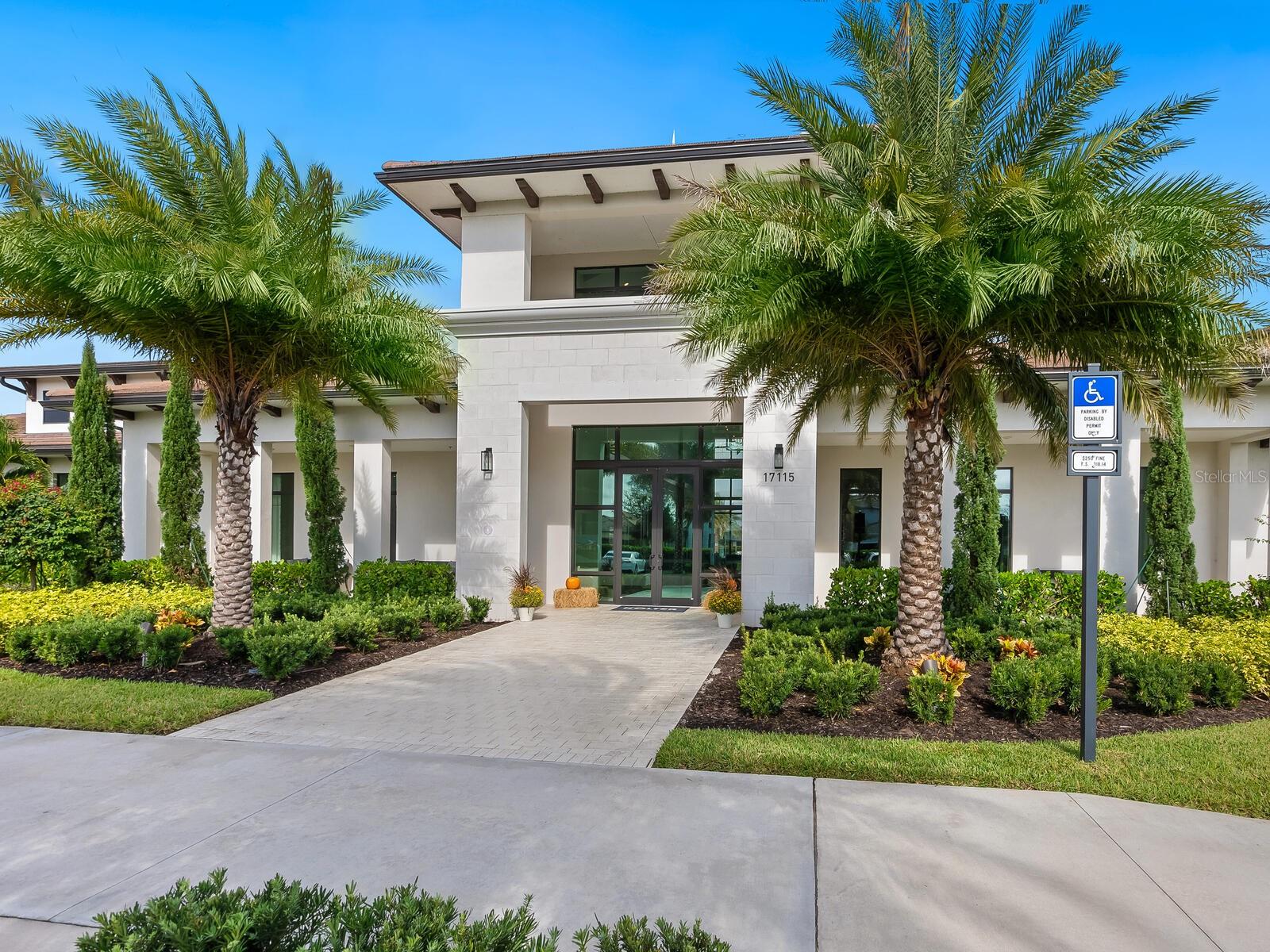 Image 32 of 47 For 4925 Surfside Circle