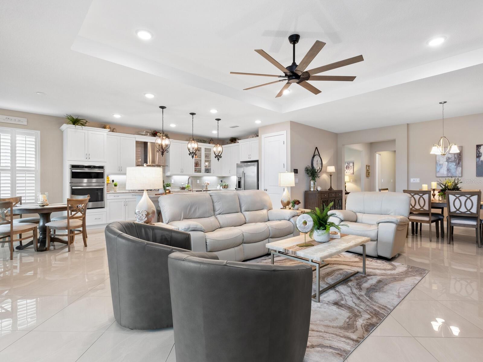 Image 4 of 47 For 4925 Surfside Circle