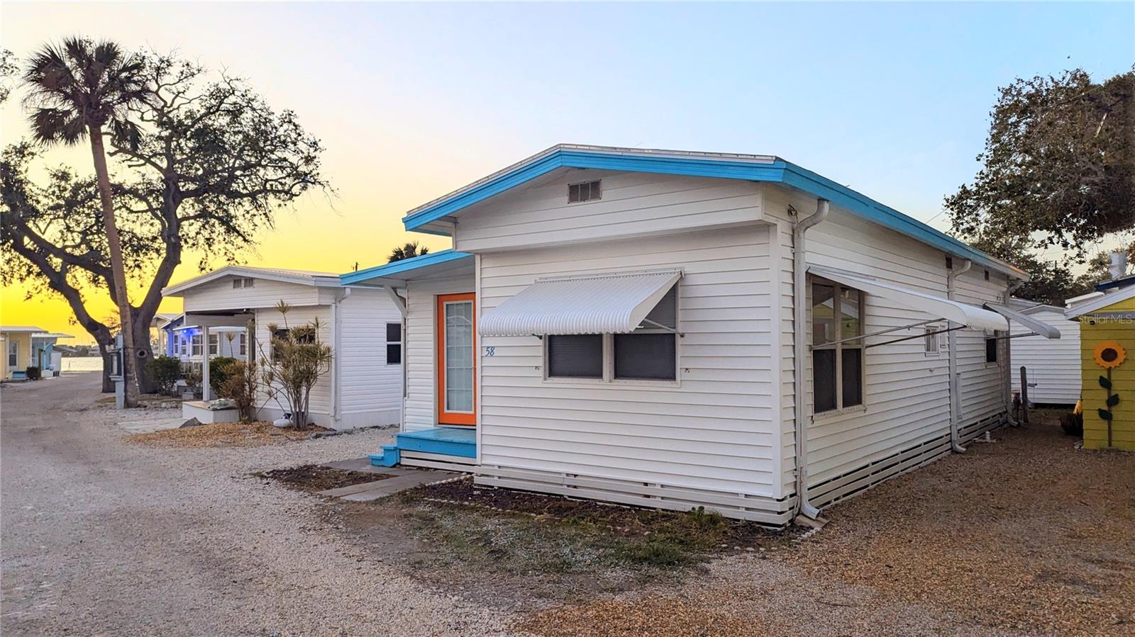 Image 4 of 23 For 12507 Cortez Road W 58